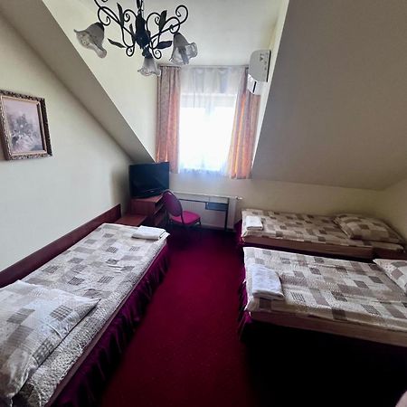 Zajazd Skorpion B&B オシフィエンチム エクステリア 写真