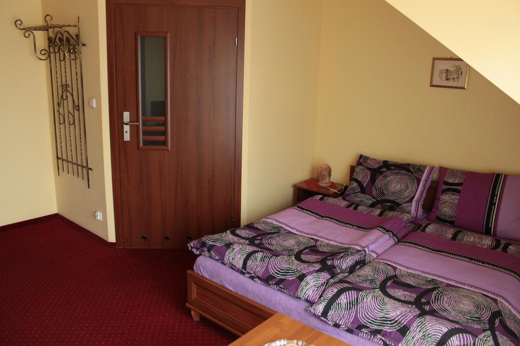 Zajazd Skorpion B&B オシフィエンチム 部屋 写真