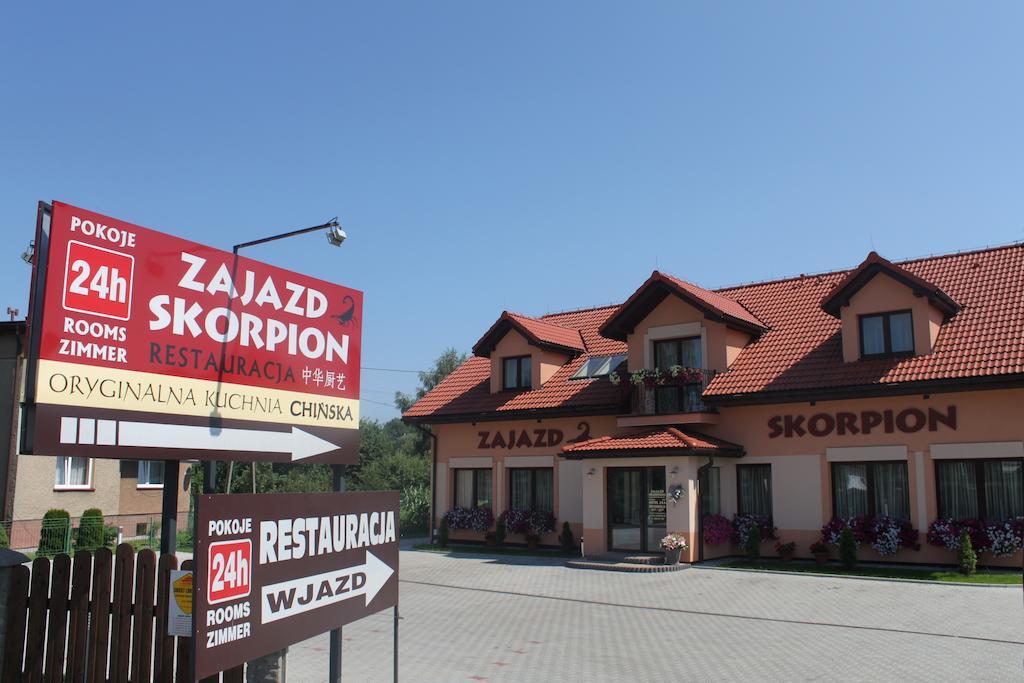Zajazd Skorpion B&B オシフィエンチム エクステリア 写真