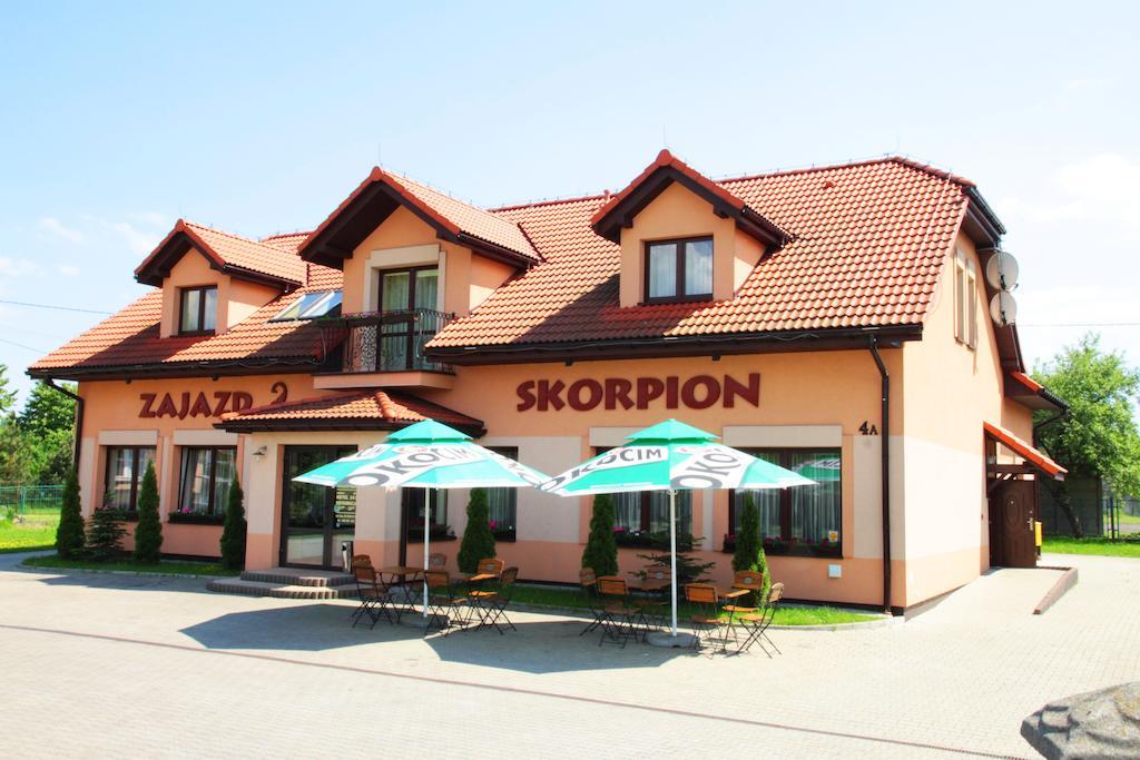 Zajazd Skorpion B&B オシフィエンチム エクステリア 写真